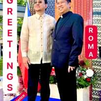 Potrebbe essere un'immagine raffigurante 2 persone e testo